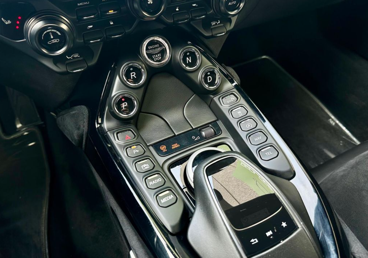 ASTON MARTIN VANTAGE II 4.0 COUPE V8 - Image 4