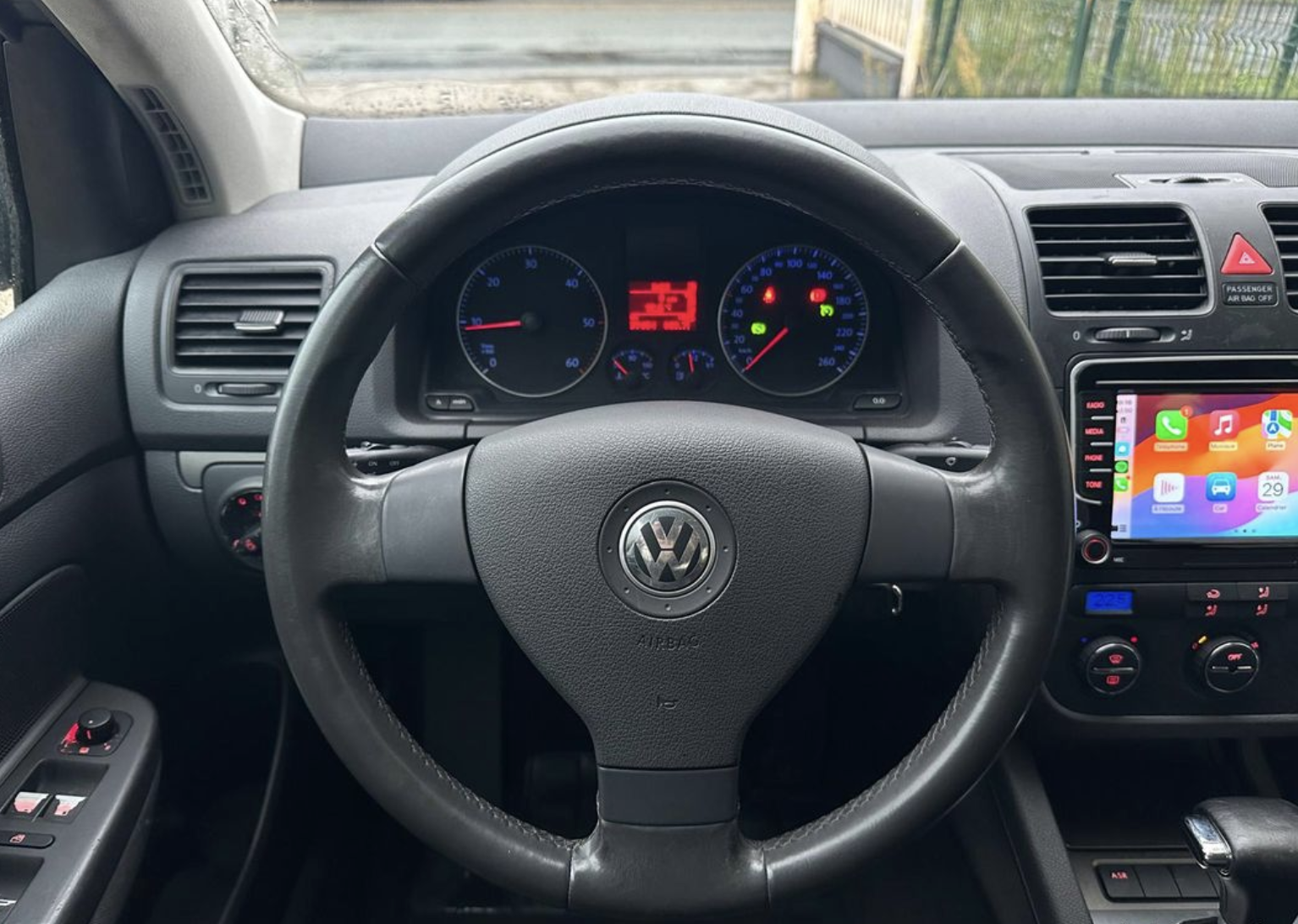 Volkswagen
 GOLF V TDI - Image 9