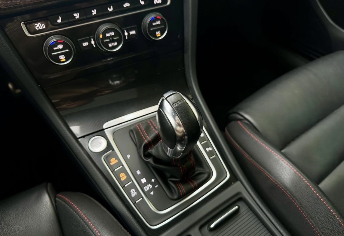 VOLKSWAGEN GOLF VII GTI PERFORMANCE - Image 6