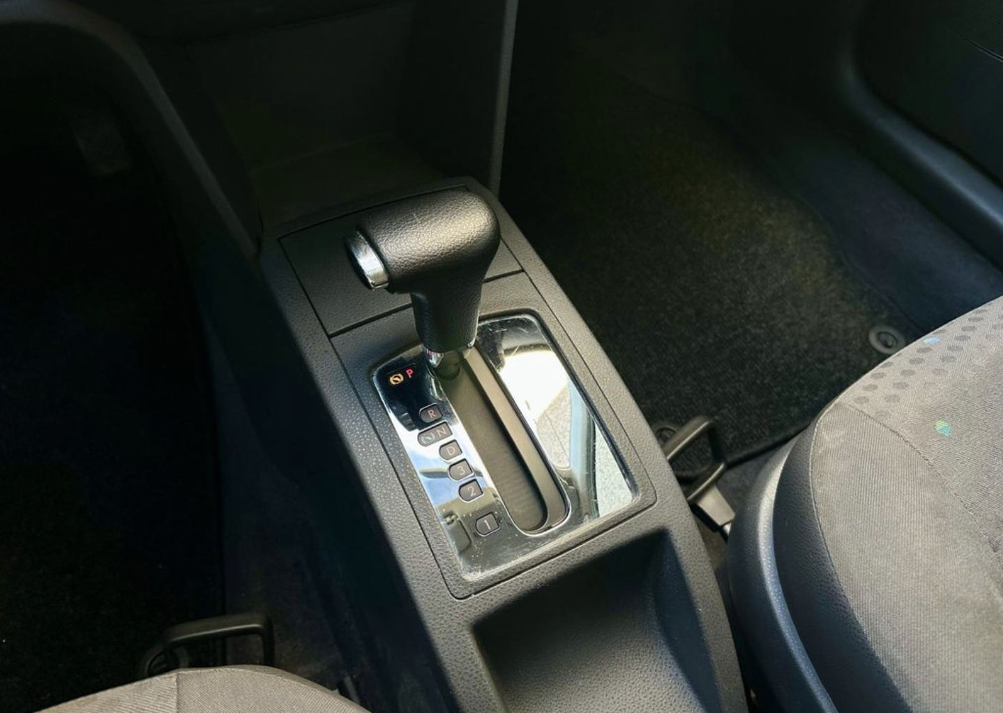 VOLKSWAGEN POLO IV (2) 1.4 16S 75 TREND PACK BVA 3P - Image 6