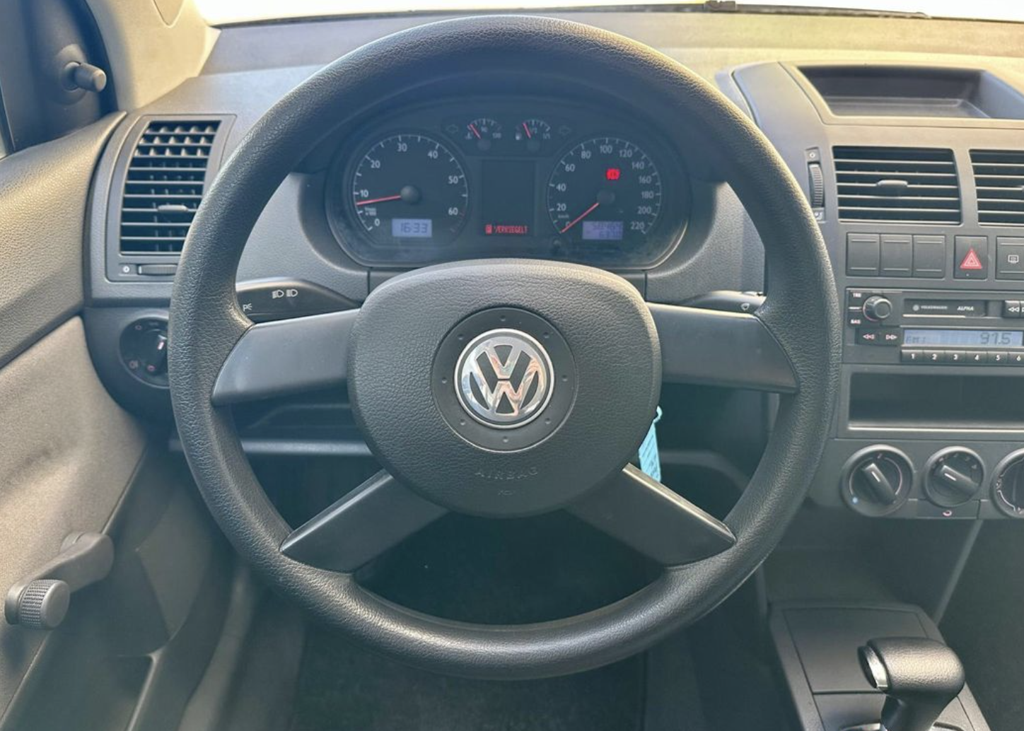 VOLKSWAGEN POLO IV (2) 1.4 16S 75 TREND PACK BVA 3P - Image 13