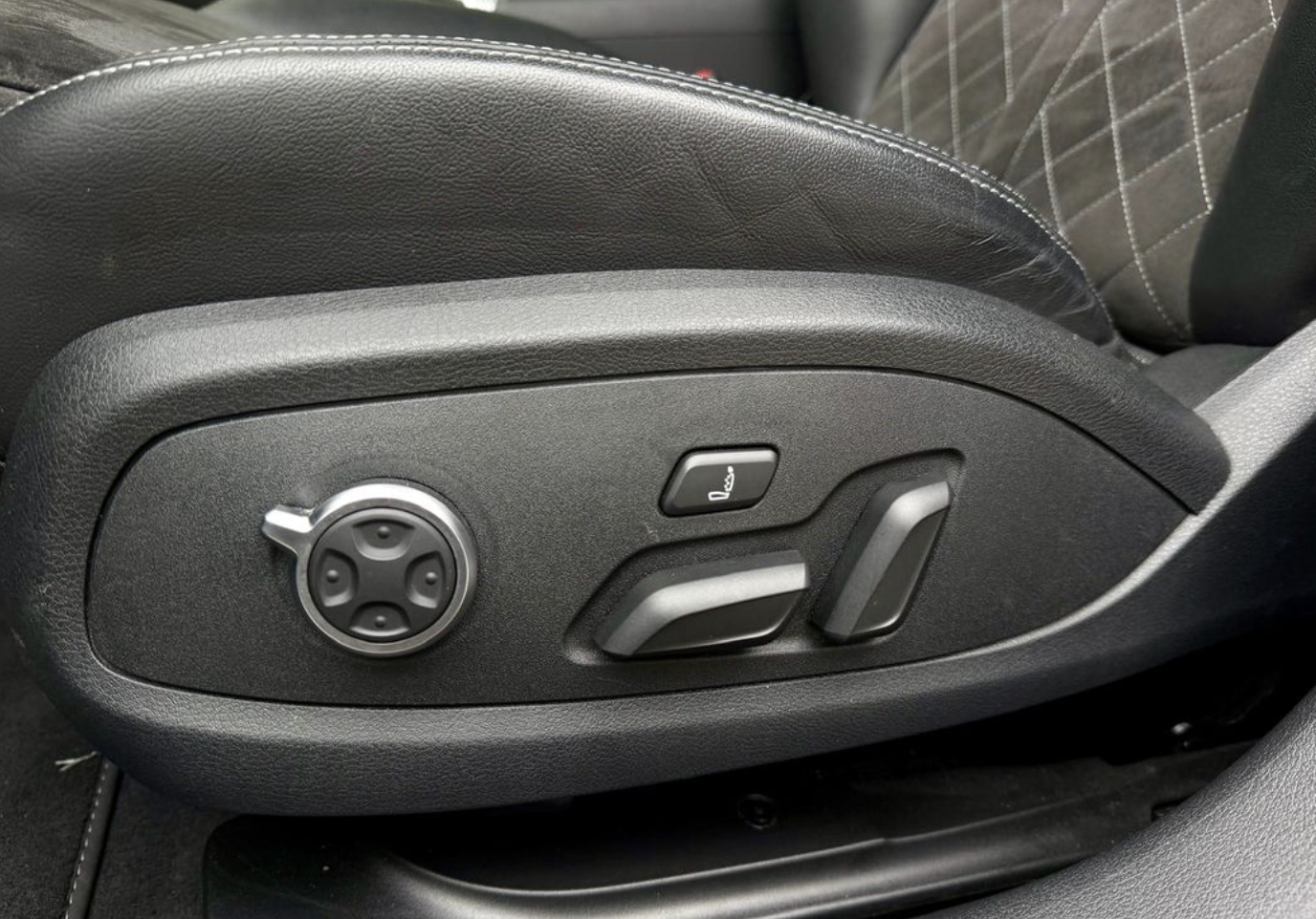 AUDI RS4V AVANT 2.9 V6 TFSI 450 QUATTRO TIPTRONIC - Image 7