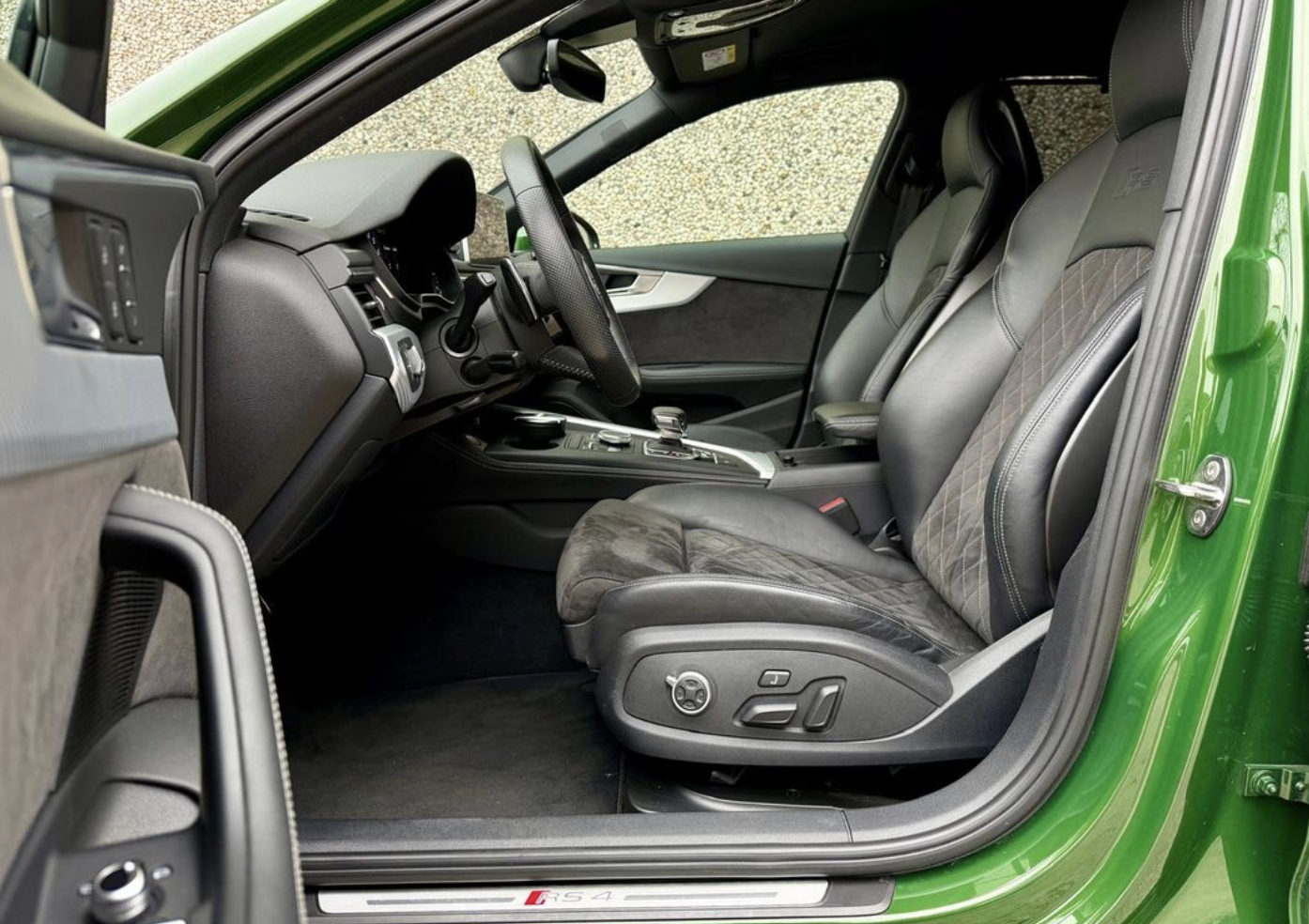 AUDI RS4V AVANT 2.9 V6 TFSI 450 QUATTRO TIPTRONIC - Image 10