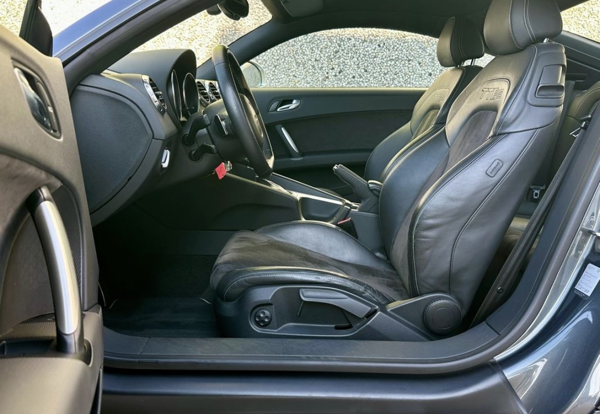 AUDI TT RS II (2) Coupe 2.5 TFSI 340 QUATTRO STRONIC - Image 4