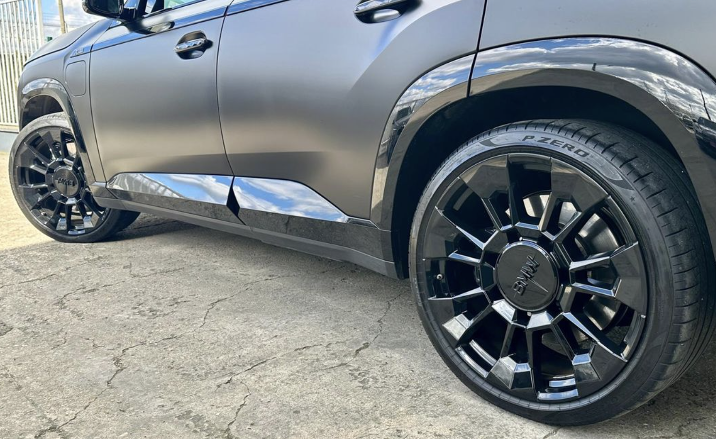 BMW XM (G09) V8 4.4 V8 653 TURBO ACTIVE HYBRID XDRIVE- - Image 9